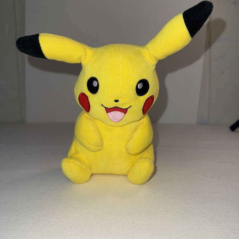 Pokémon WCT Original Pikachu Sitting Plush Doll Toy Stuffed Nintendo 2020 8"‎